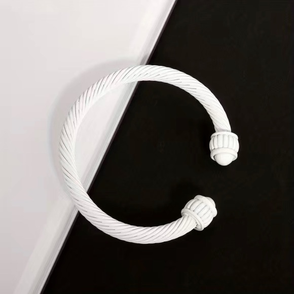 Jewelry - COPY - Twisted wire bracelet. David Yurman would be jealous